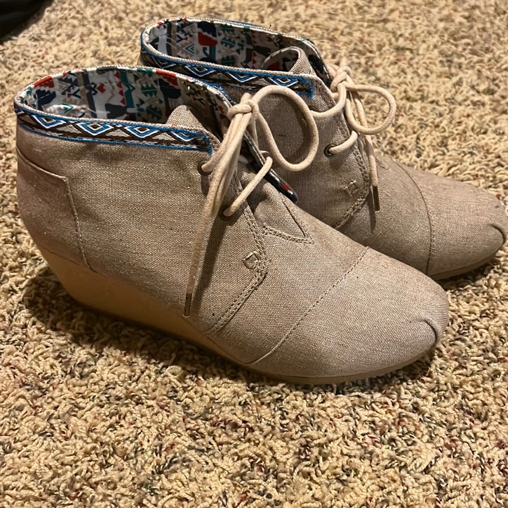 Wedge shoes